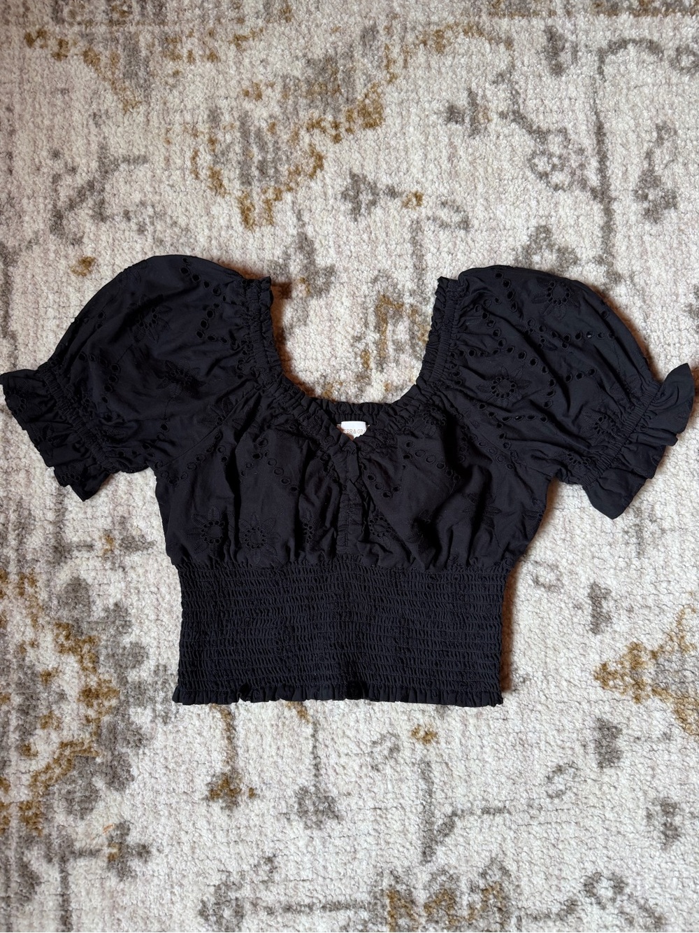 Jennifer & Grace Black eyelet puff-sleeve crop top Size Small
